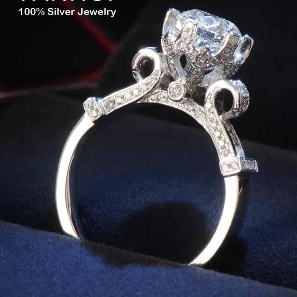 A New 4 Carat Sterling Silver Ring - Picture 2 of 5